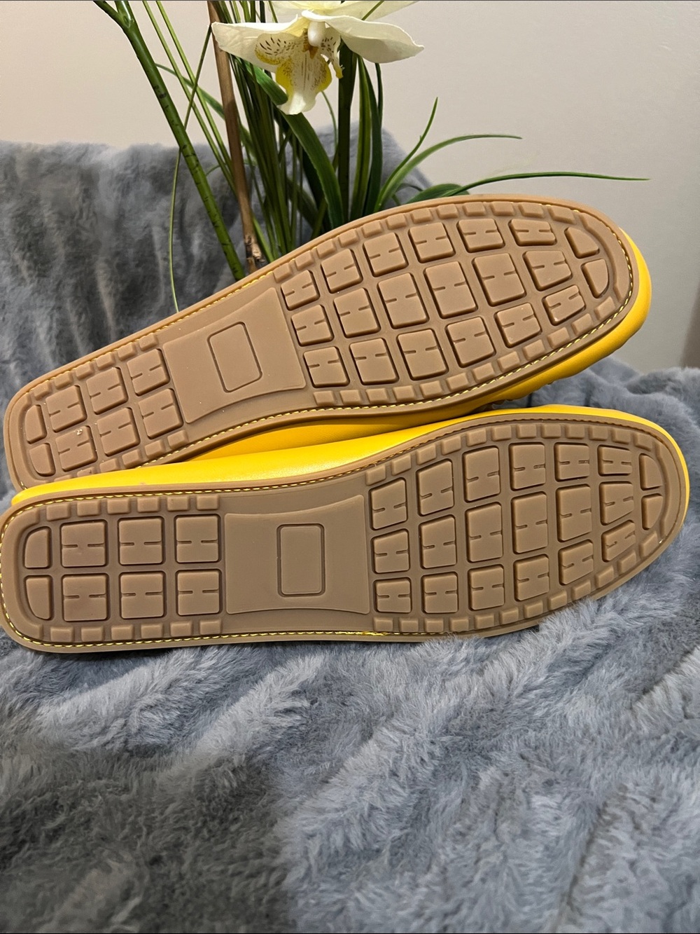 Beauseen Women's Yellow Leather Bow Moccasin Loafers NWOT retail $45 - Picture 4 of 4